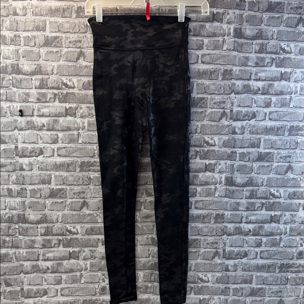 SPANX Black‎ Camouflage Leggings